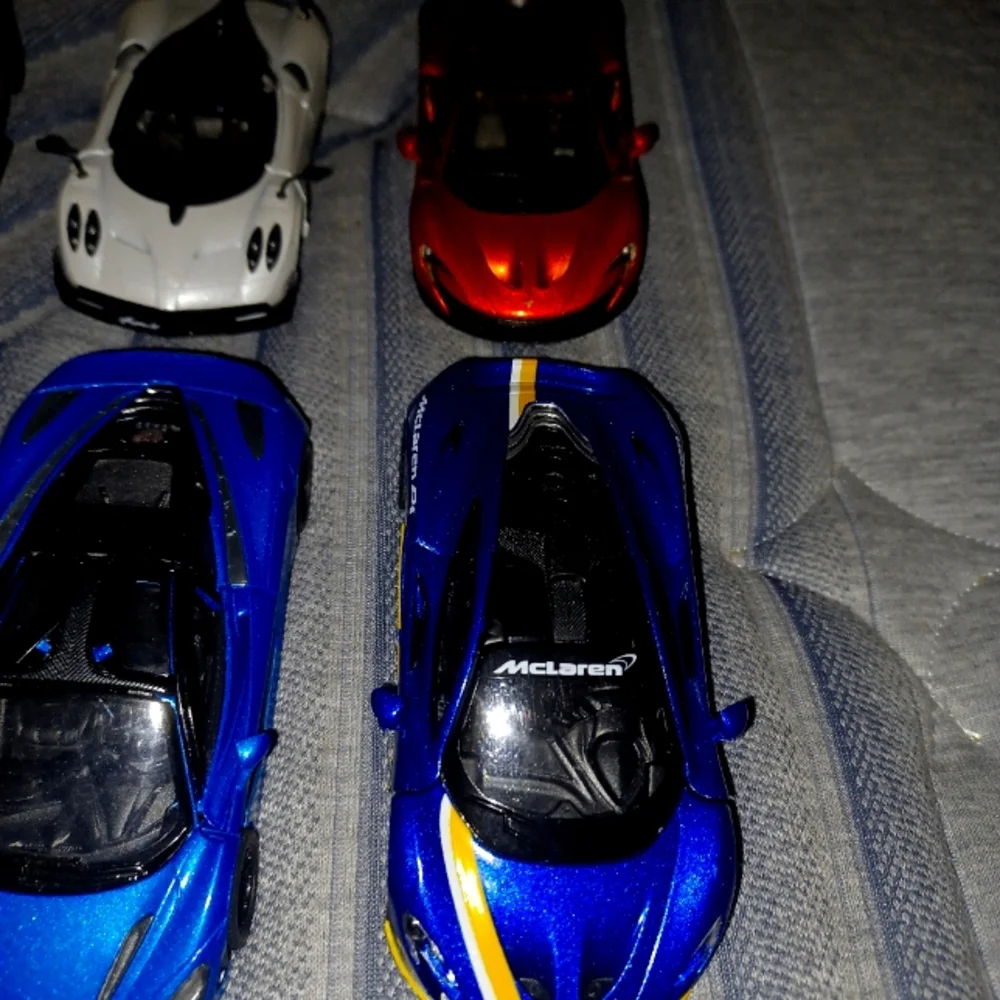 Assorted KINTOY Die-Cast Toy Cars Set Of 12 - Picture 7 of 7